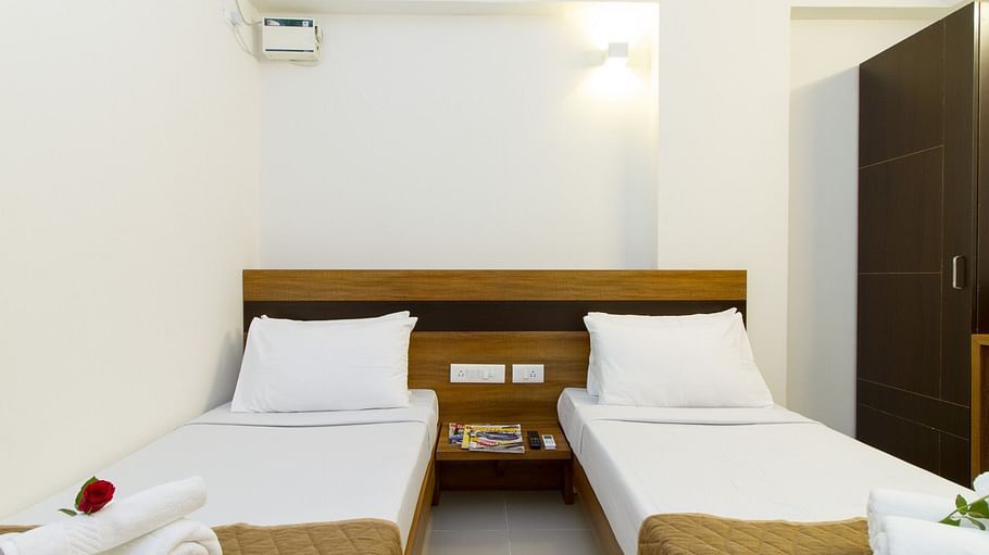 Deluxe Twin Room The Sanctum Suites in Whitefield 3
