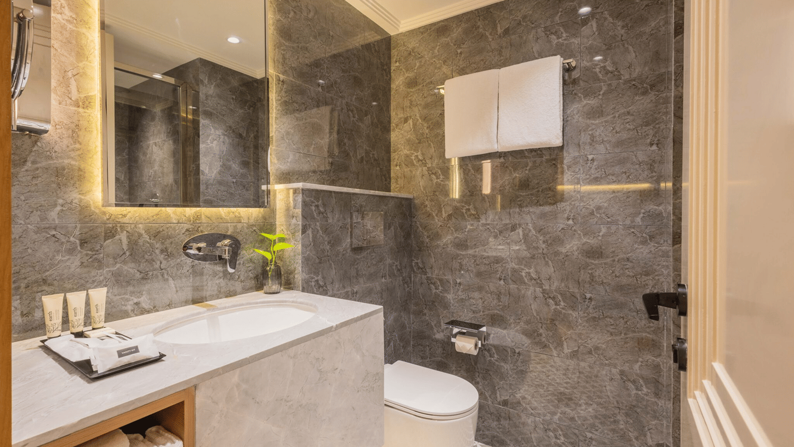 Twin-Washroom