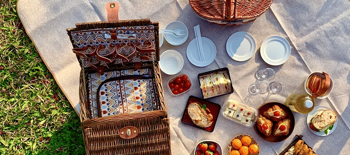 riverside-picnic