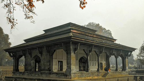 An image of a centre building at the Shalimar Garden
