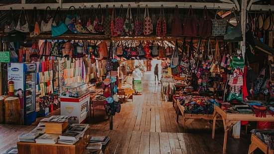 Street Shopping In Nashik , Kamfotel Hotel Nashik , Hotels in Nashik 2