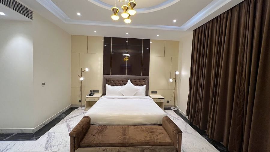 Executive Suite Room-3