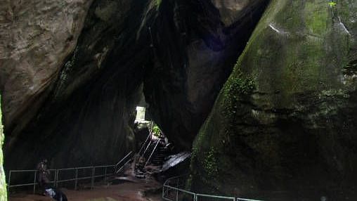 Edakkal cave entrance (1)