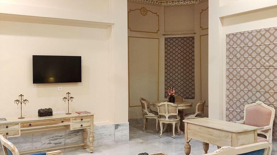 Room Type - Maharani Suite - Lounge 12