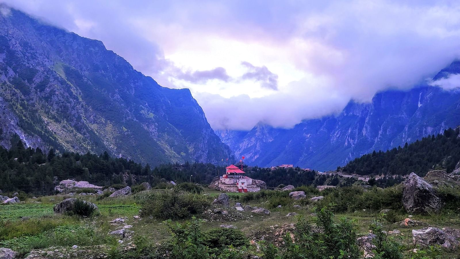 Image of Niti Valley with greenery and mountians in the background | Faraway Cottages, Auli