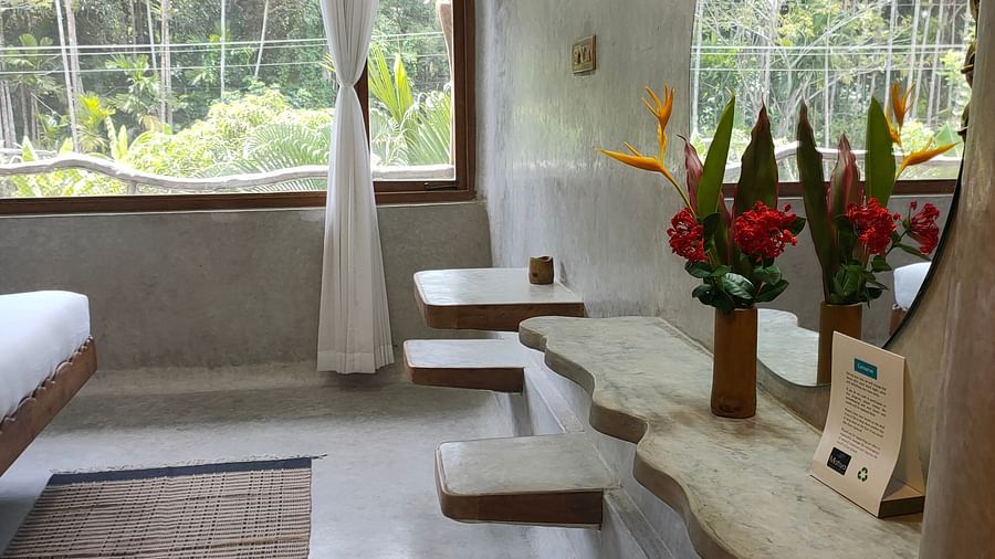 Yellowfin-5-Modern amenities in the Deluxe Yellowfin Room, ideal for a peaceful stay on Havelock Island.
