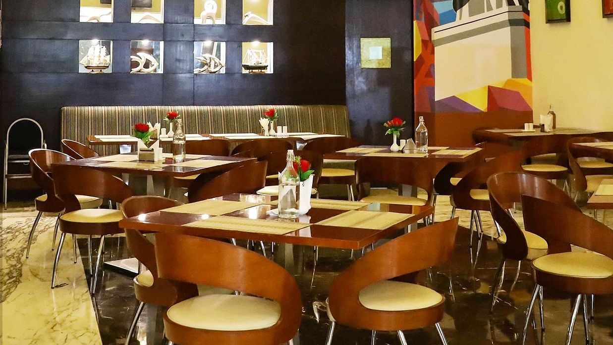 3rd-Restaurant Image - DS Clarks Inn