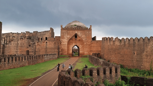 pexels-shujath-khan-1637521574-27848742