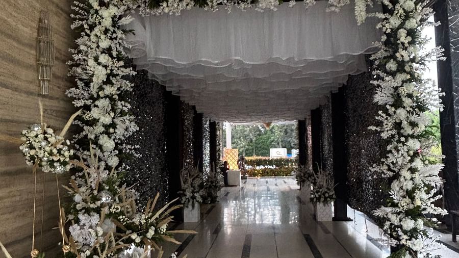 Floral Tunnel with a Sophisticated Corridor Leading Inside