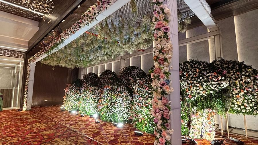 Overhead view of a grand wedding hall with tables and chairs.  | VRR Astoria Hotel and Conventional Centre