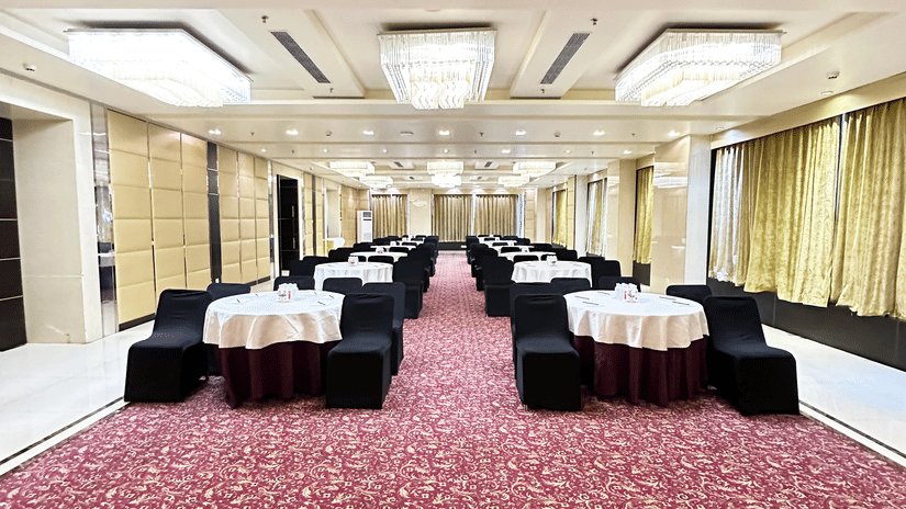 Royal Ball Room Sitting