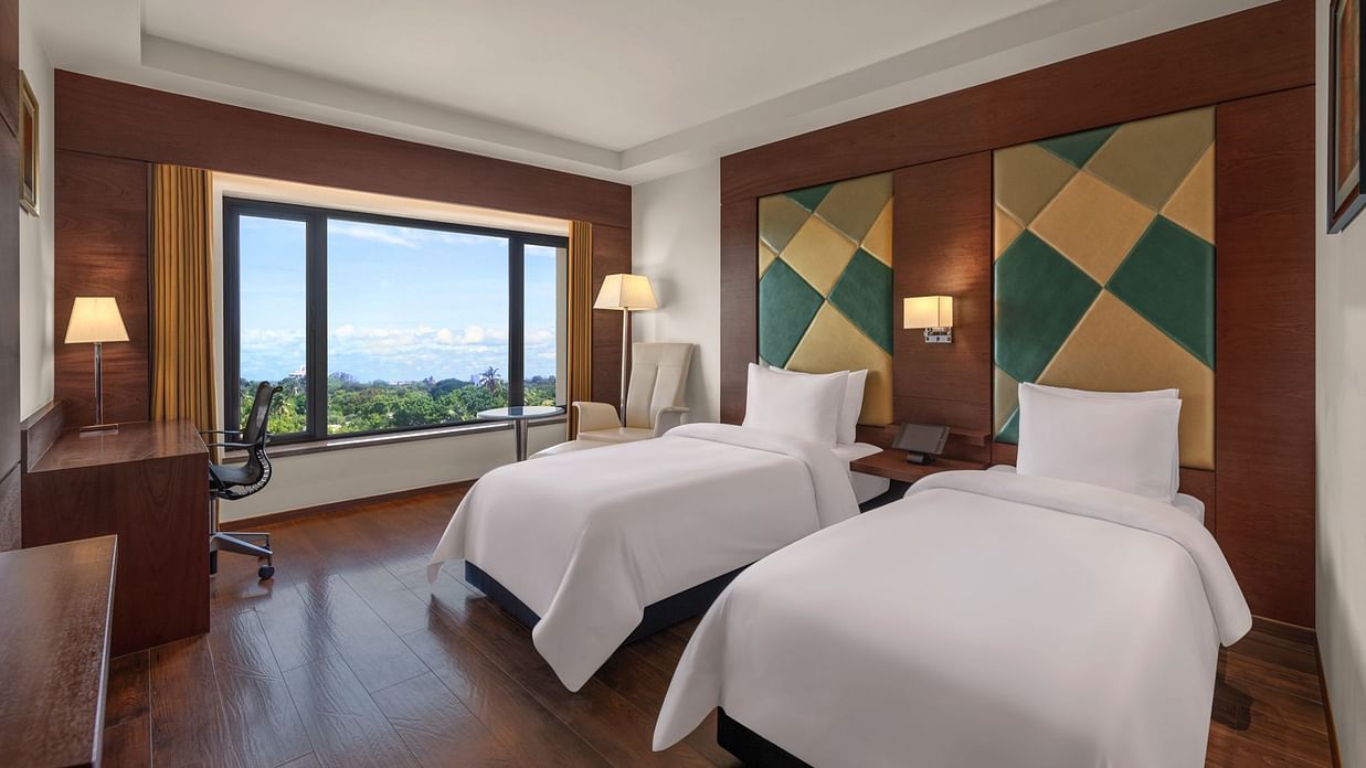 Executive Deluxe Room - Twin Bedroom (in-out)