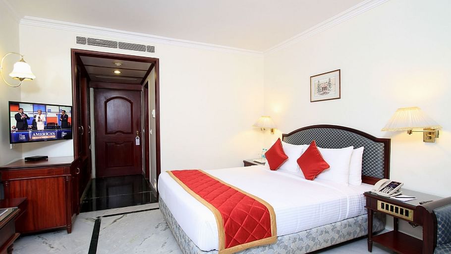 Superior King Room 2
