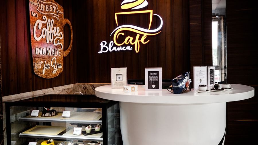 Cafe Blanca  -1