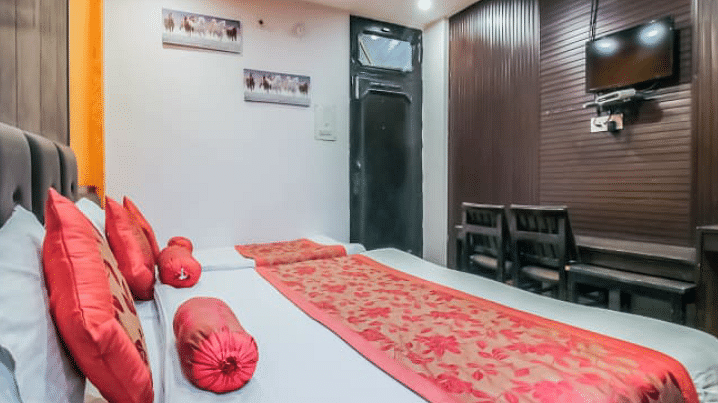 DELUXE TRIPLE BED AC 1