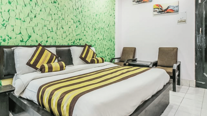 DELUXE DOUBLE BED AC 2