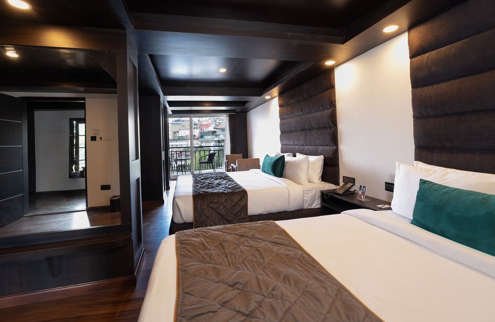 room west 6