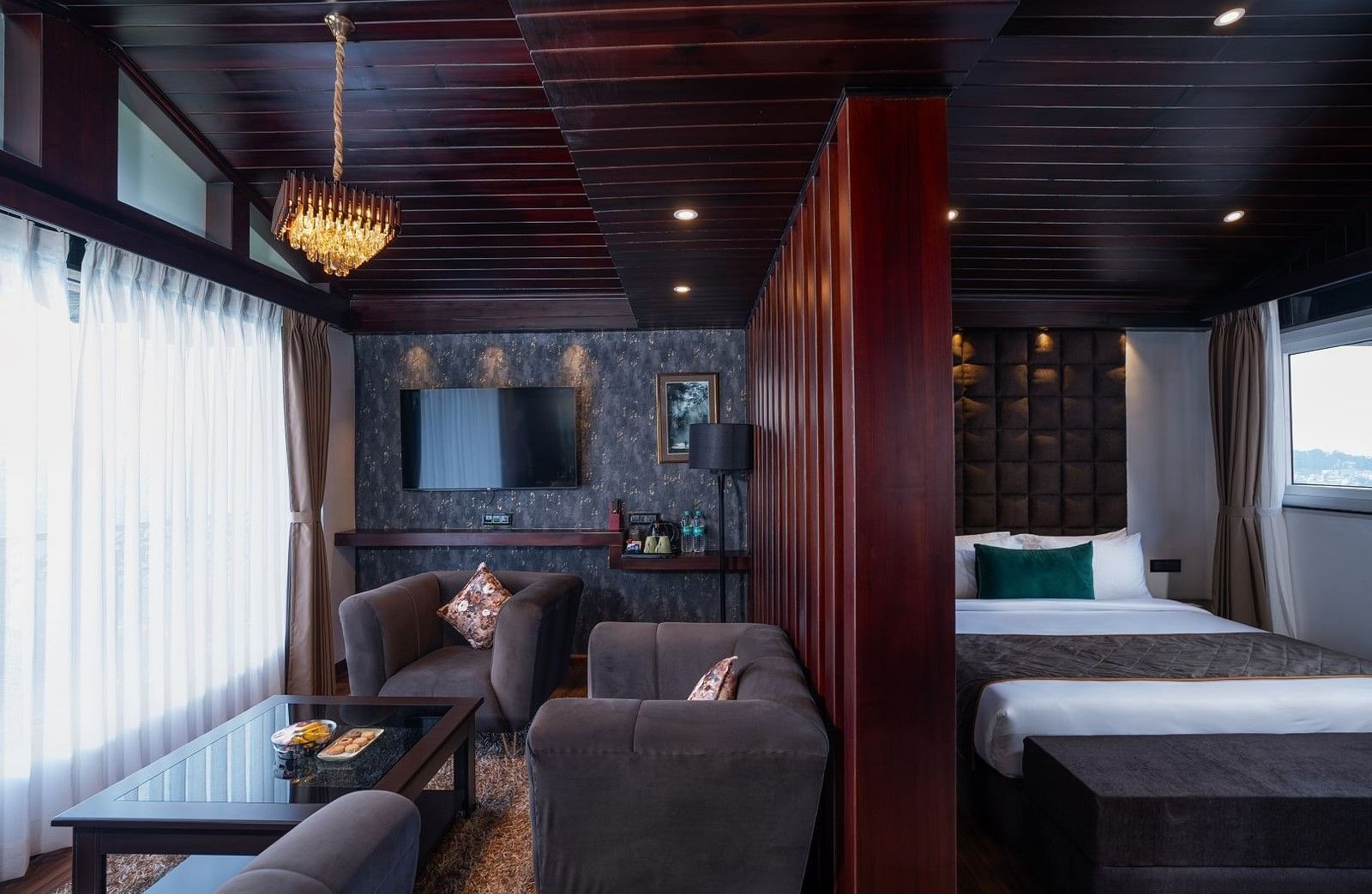 room west 8