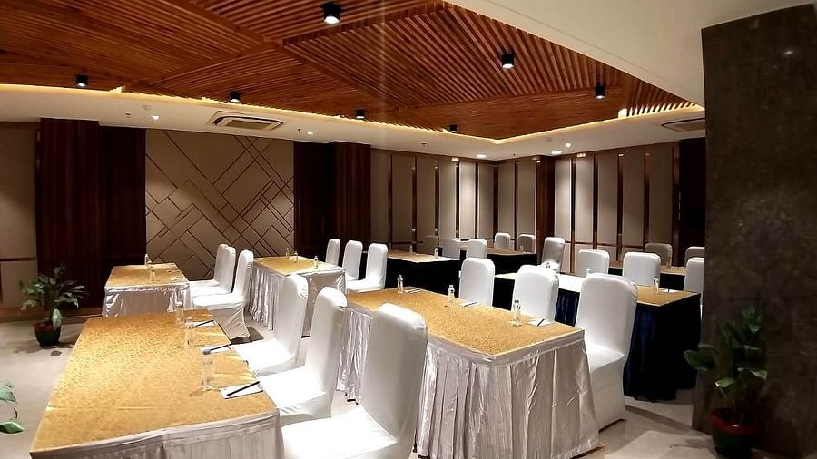 coral banquet hall in varanasi 11