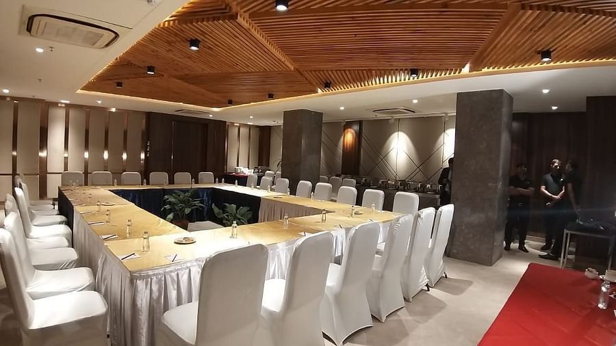 coral banquet hall in varanasi 13