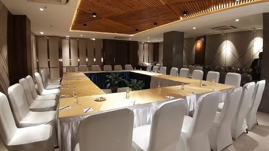 coral banquet hall in varanasi 2