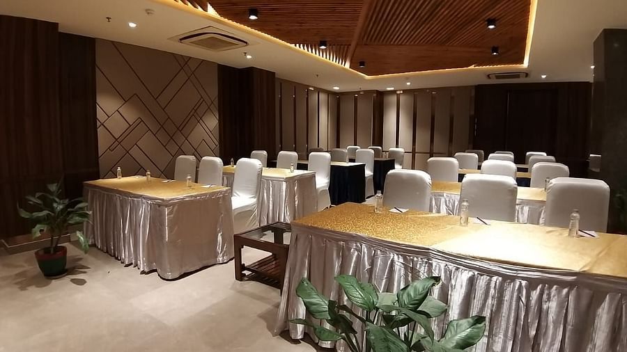 coral banquet hall in varanasi 6
