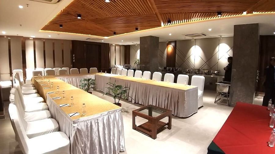 coral banquet hall in varanasi 8
