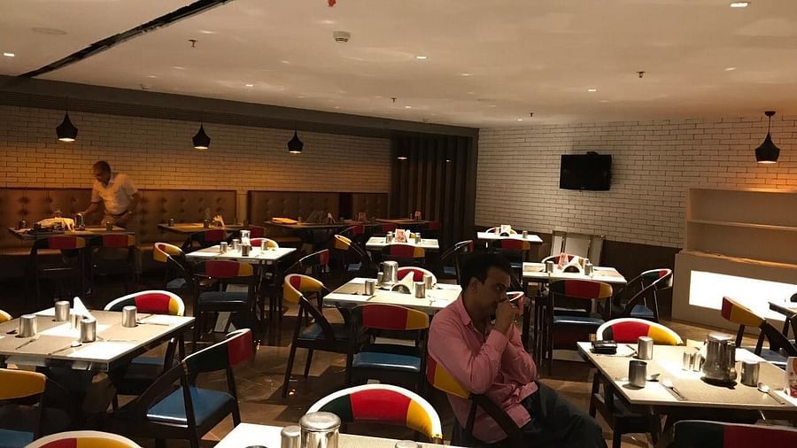 Restaurant,  Hotel Southern Grand, restaurant near Vijayawada railway station, Gandhi Nagar hotel