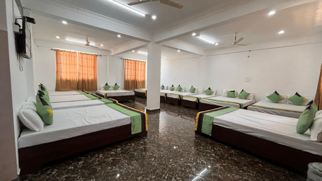 WhatsApp Image 2025-04-09 at 13.55.32 d8df490e (1)