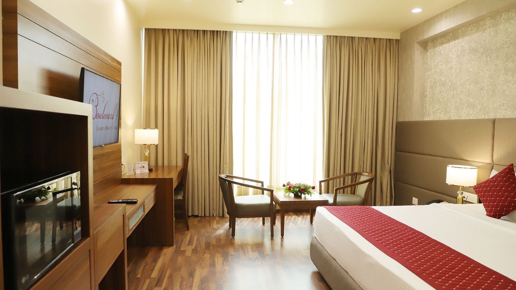 EXECUTIVE ROOM 1