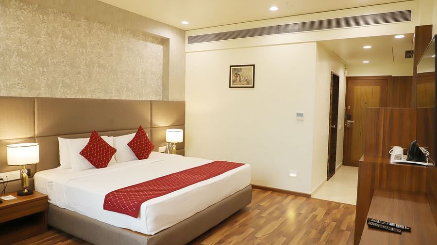 EXECUTIVE ROOM 2