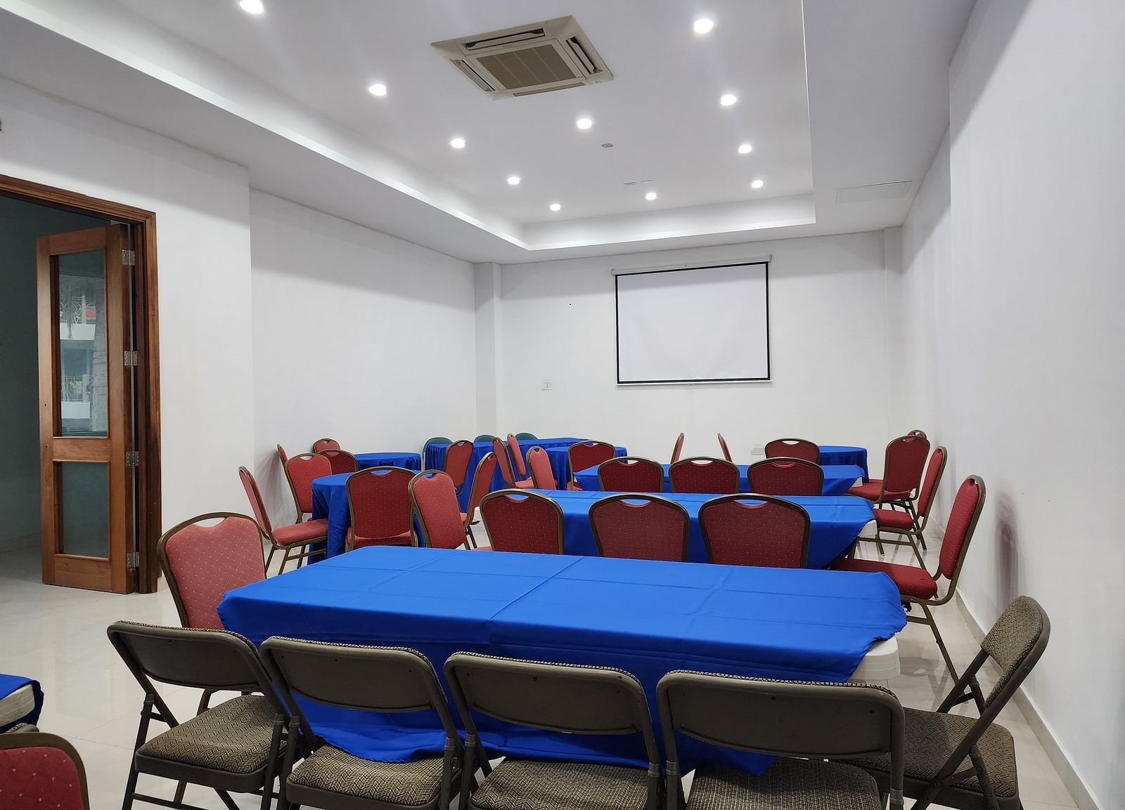 An image of Creative Cove meeting hall in Montego Bay - Hotel 39, Jamaica