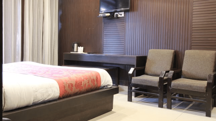 DELUXE DOUBLE BED AC 3