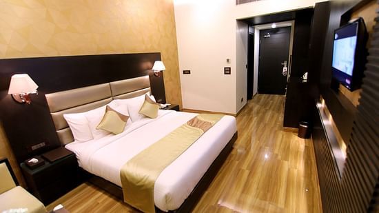 Superior Room features comfortable bedding and beautiful interiors - Udman Hotel Haridwar