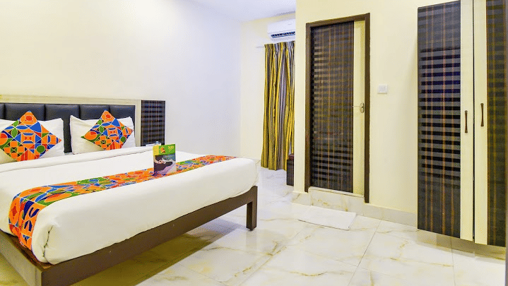 Comfortable double bed in Classic Single, budget accommodation in Chennai