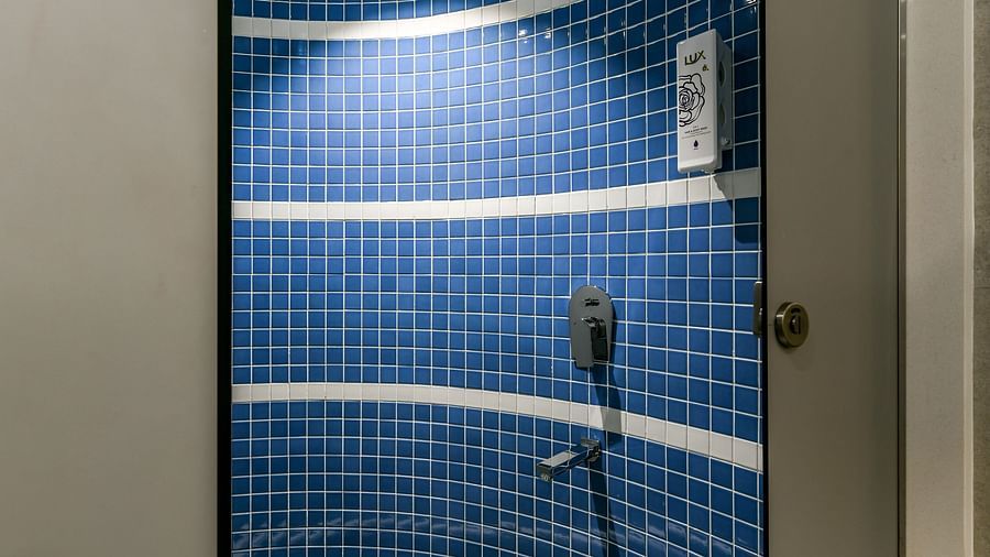 dormitorybathroom2