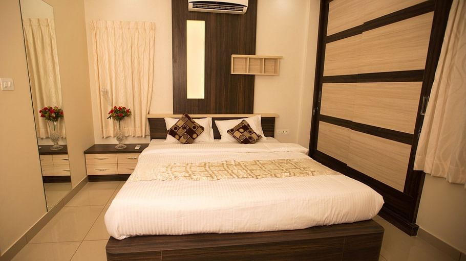 Hotel Benaka Suites, Bangalore Bangalore Deluxe Room Benaka Suites Bangalore 7