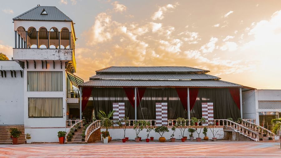 An exterior image of a hotel