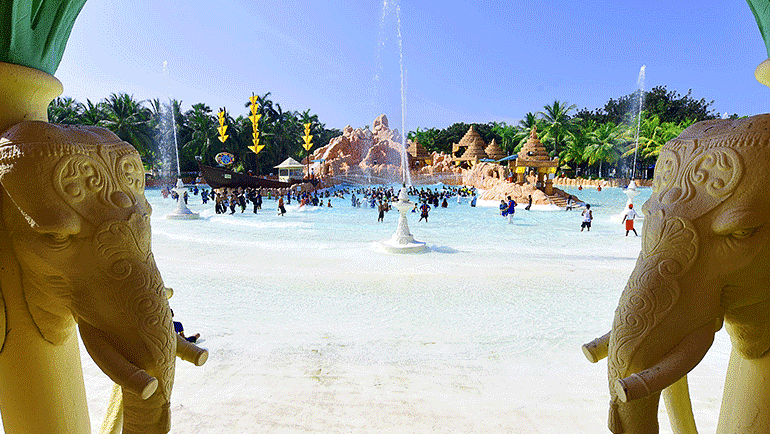 Water Kingdom - view of the WETLANTIC WAVE POOL
