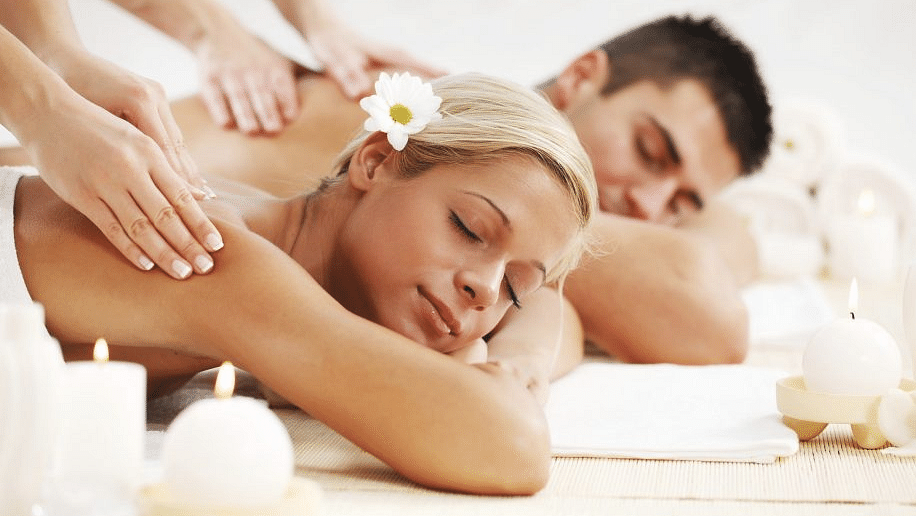 A couple getting a massage at hablis spa at Hablis Hotel, Chennai
