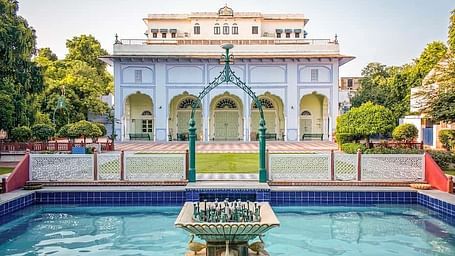 A fountain pool infront of Diggi Palace