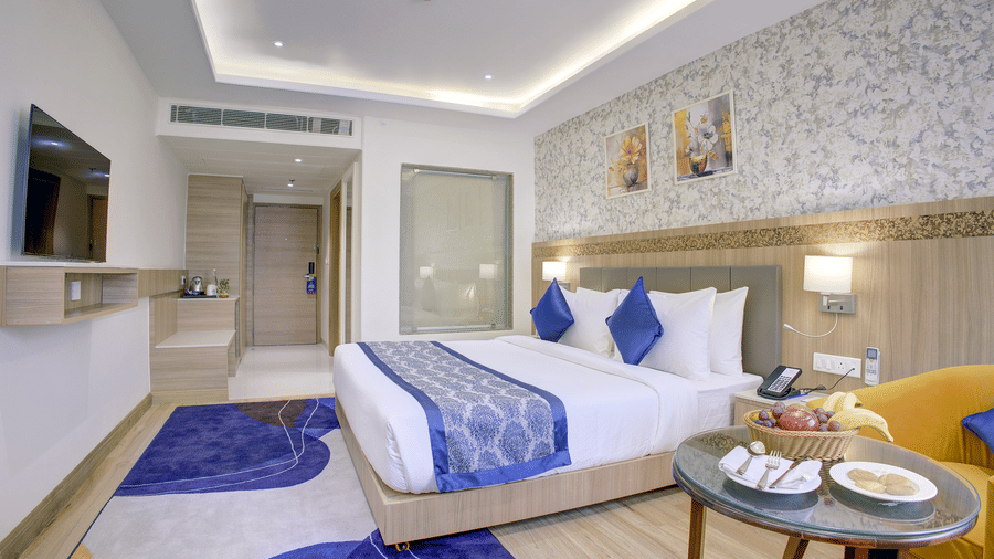 Club King Room