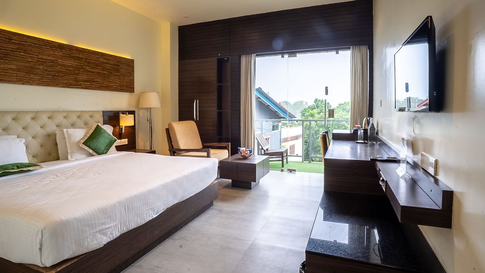 Premium Deluxe Room Views (4)