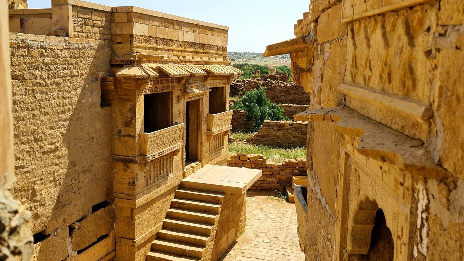 an overview of the town of Kuldhara in the morning