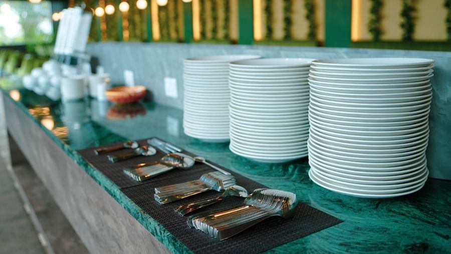 Dining8
