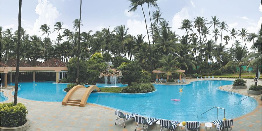 Swimming Pool at The Retreat Hotel and Convention Centre Madh Island, Mumbai