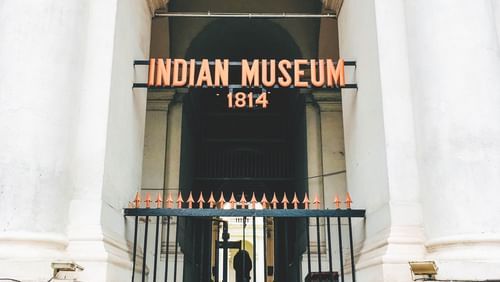 an image of the entrance gate of the indian museum in kolkata