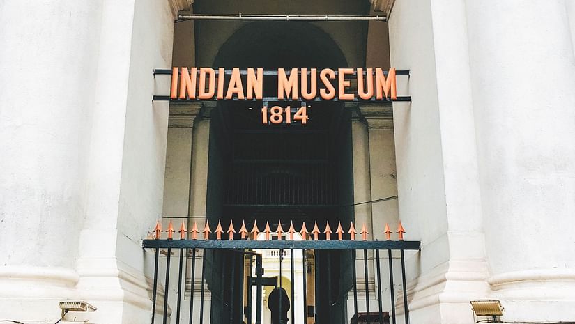 an image of the entrance gate of the indian museum in kolkata