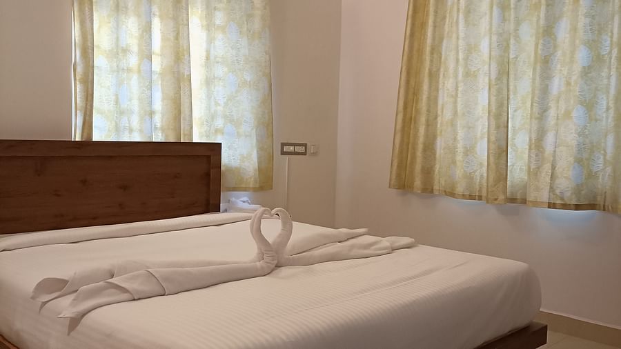 A double bed at One Bedroom Apartment at le poshe luxury