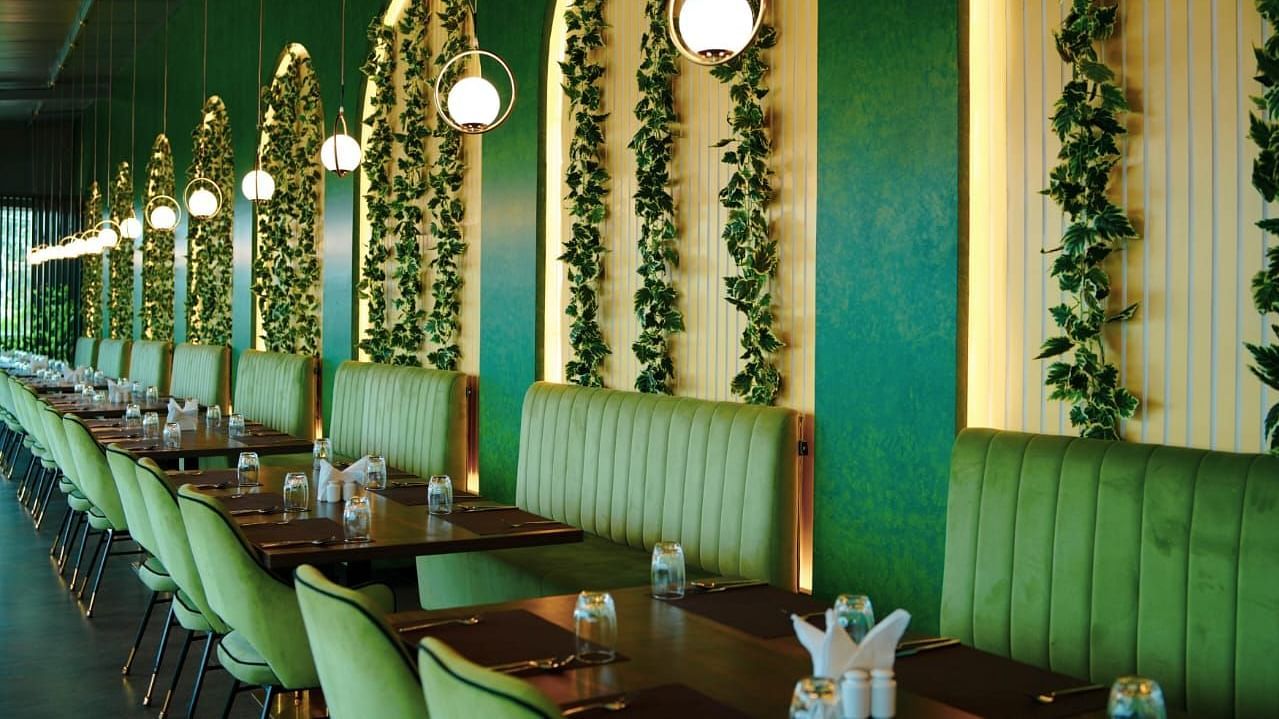 Dining5